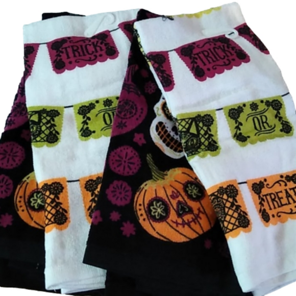 Set of 4 Halloween Day of the Dead Sugar Skulls Dia DeLos Muertos Kitchen Towels - Picture 1 of 6